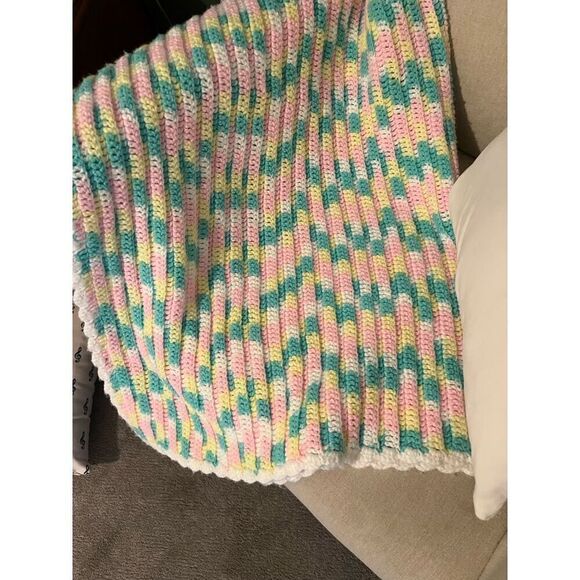 Vintage Hand Knit Baby Blanket 50.5” x 40” - Picture 3 of 6